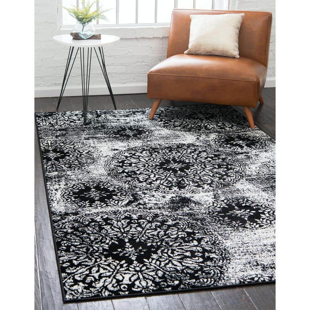 Grand Sofia 9' x 12' Black Reversible Stain-Resistant Area Rug
