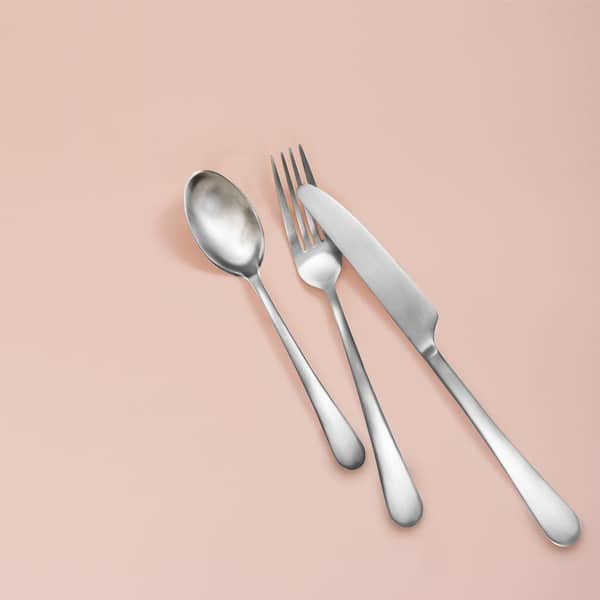 https://images.thdstatic.com/productImages/fa712eaa-04f8-4151-bc54-a8b33692d061/svn/stainless-steel-skandia-flatware-sets-sfb16m20sn-c3_600.jpg