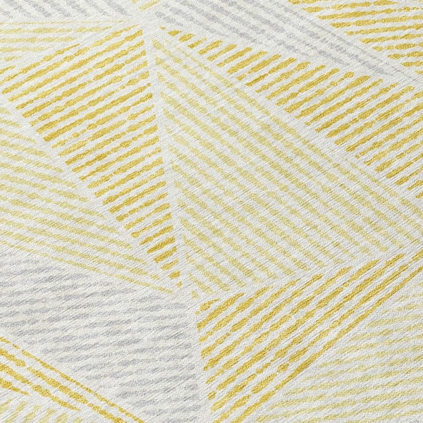 Gold, Gray, Wheat 8 ft. Round Woven Geometric Polyester Round Indoor/Outdoor Area Rug