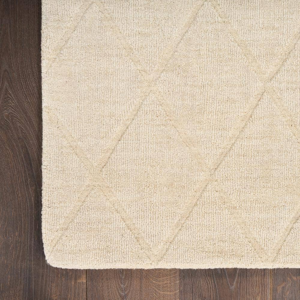 Ivory Geometric Handwoven Wool 5' x 7' Area Rug