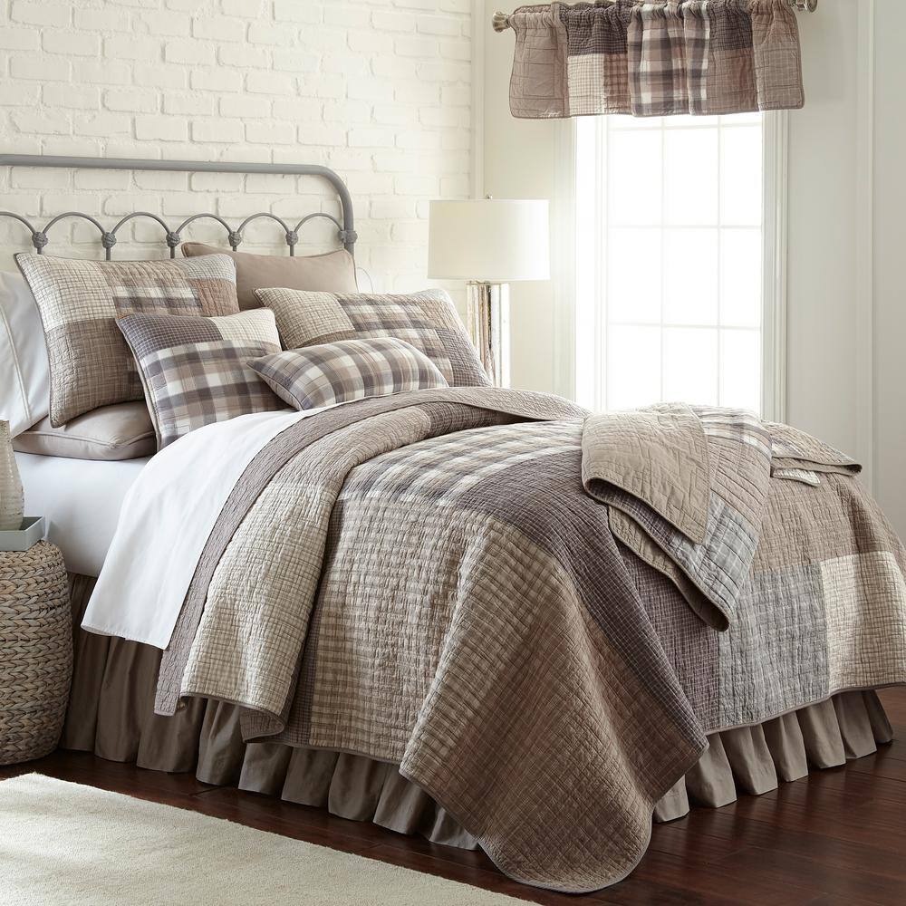 Modern Gray Cotton King Quilt Set with Reversible Patchwork Design