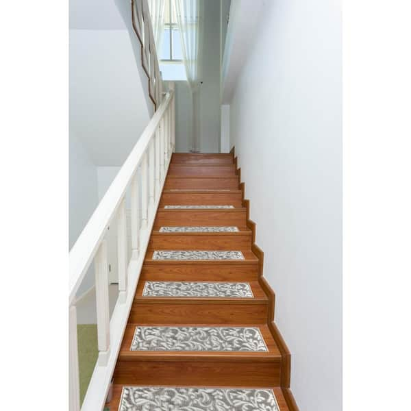 THE SOFIA RUGS White/Grey 9 in. x 28 in. Anti-Slip Stair Tread  Polypropylene w/Latex Backing (Set of 5) Carpet Stair Tread Cover  STAIR-72A-DG-5 - The Home Depot