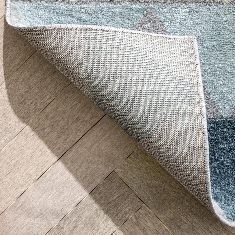 Nova Gray Geometric 5' x 7' Synthetic Area Rug