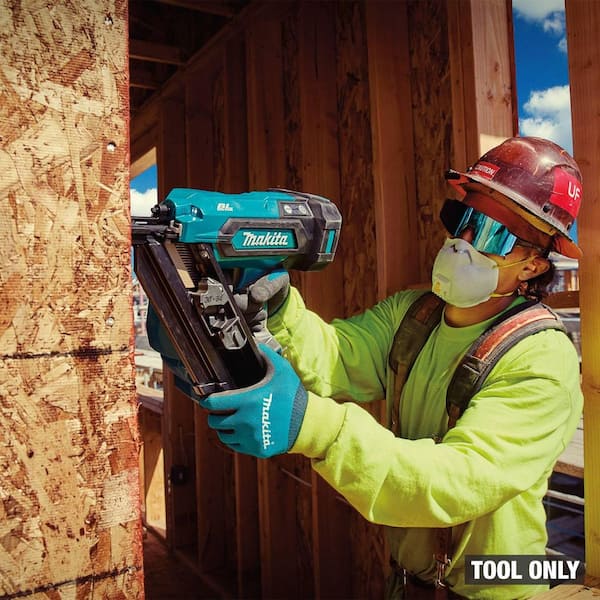 Makita 18V LXT Lithium-Ion 3-1/2 in. 30 degree Clipped Head