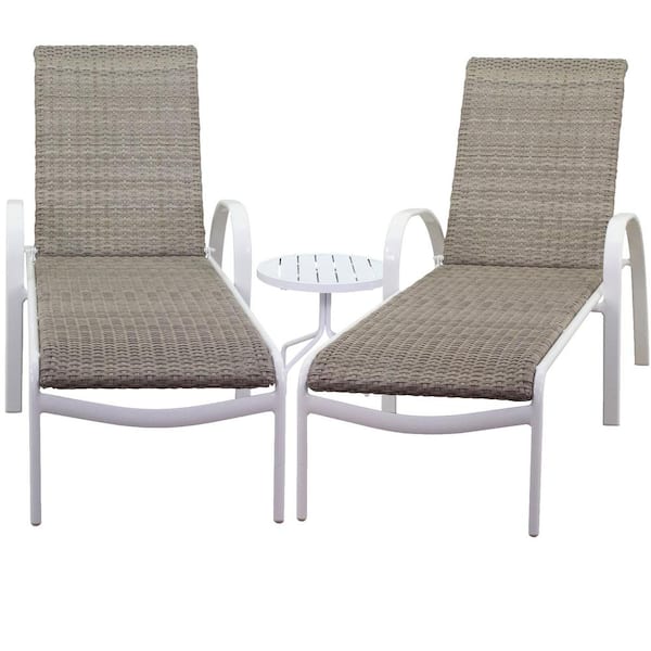 Courtyard Casual Santa Fe Wicker Chaise Lounge Set Includes One 20 in. End Table and 2 Chaise Loungers (3-Pieces)