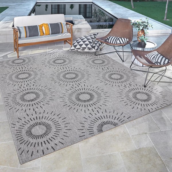 Paseo Tiaret Gray 9 ft. x 13 ft. Geometric Indoor/Outdoor Area Rug