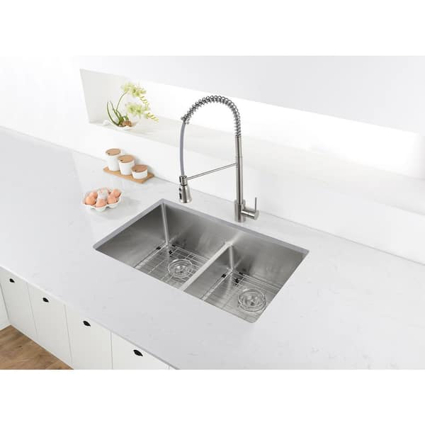 https://images.thdstatic.com/productImages/fad3ea59-a2a0-48ea-91a7-94e2f0a81e7d/svn/brushed-stainless-steel-ruvati-undermount-kitchen-sinks-rvh7411-1f_600.jpg