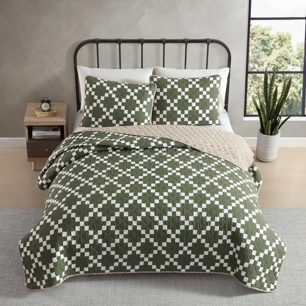 Twin Green and White Cotton Reversible Quilt Set