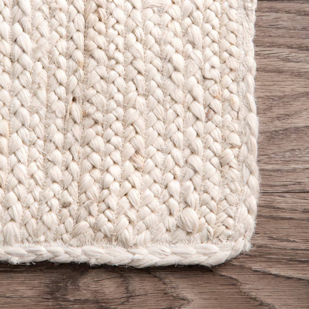 Handcrafted Off-White Oval Jute Area Rug, 4' x 6'