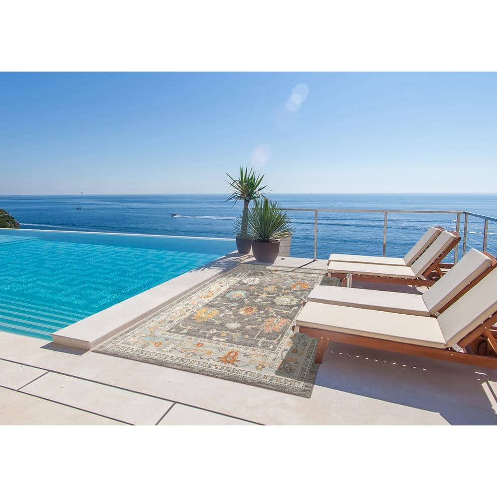 Viviane Reversible Synthetic Outdoor Rug 8'9" x 11'9"