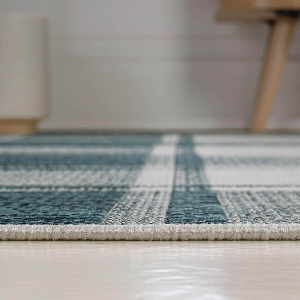 Turquoise and Cream Gingham 8' x 10' Synthetic Indoor/Outdoor Rug