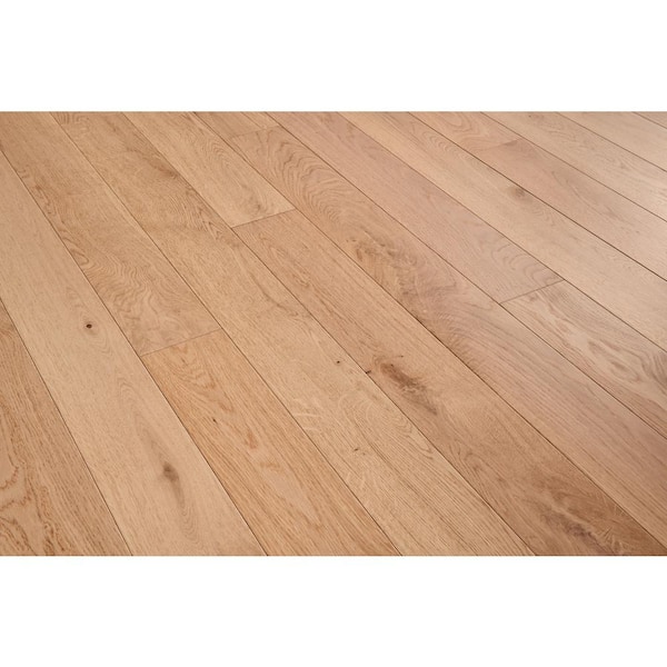 Bruce Time Honored Aged Natural White Oak 0.57 in. T x 5 in. W Tongue Groove Engineered Hardwood Flooring (31.39 Sq. Ft./case)