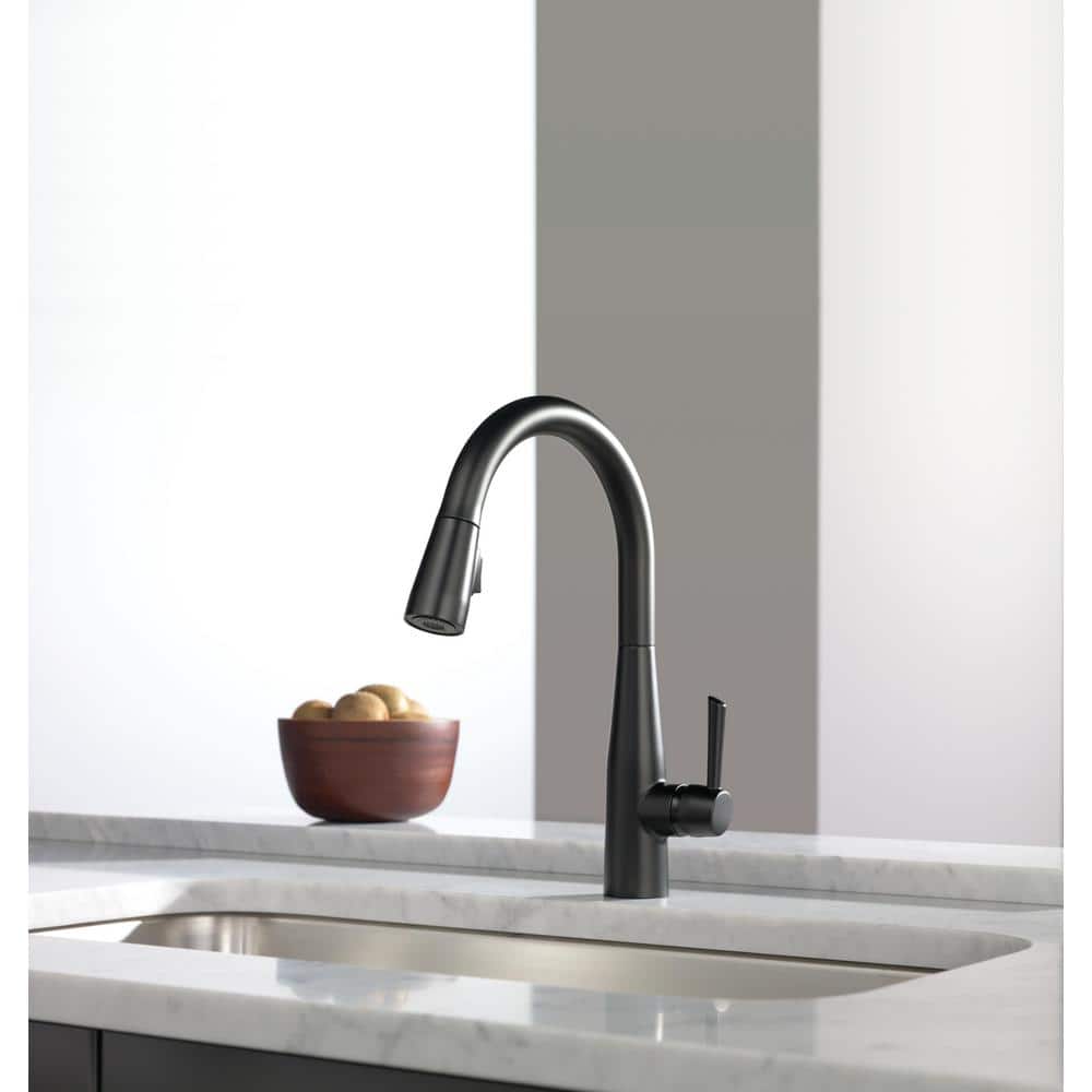 Matte Black Pull-Down Single Handle Kitchen Faucet