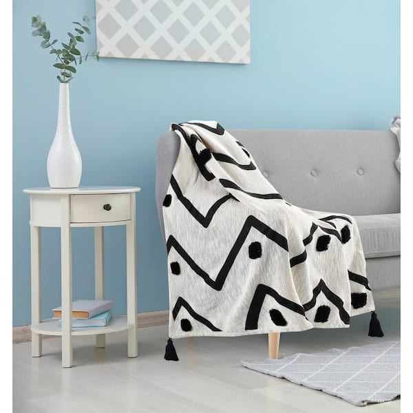 Avant Garde Black/White 50 in. x 60 in. Modern Boho Tufted Polka Dot Peaks Geometric All Natural Cotton Throw Blanket