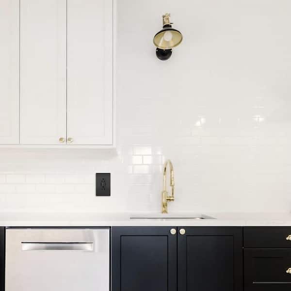 radiant 15 Amp 125-Volt Tamper Resistant GFCI Residential/Commercial Decorator Duplex Outlet with A/A USB, Black