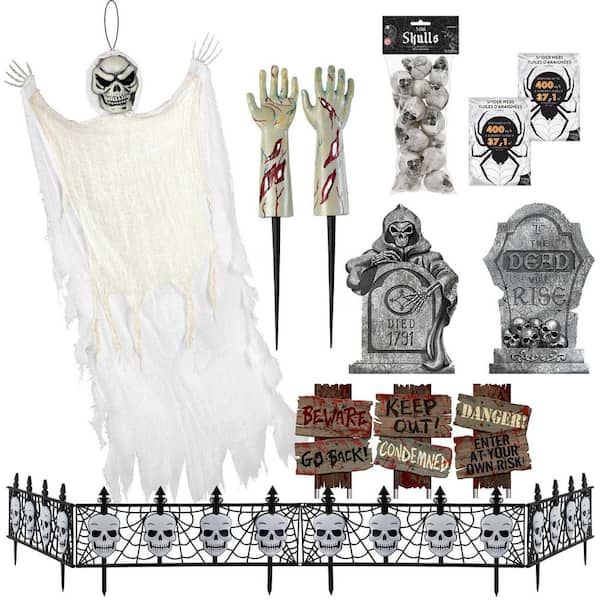 Amscan 10-Pieces Spooky Outdoor Decorating Kit