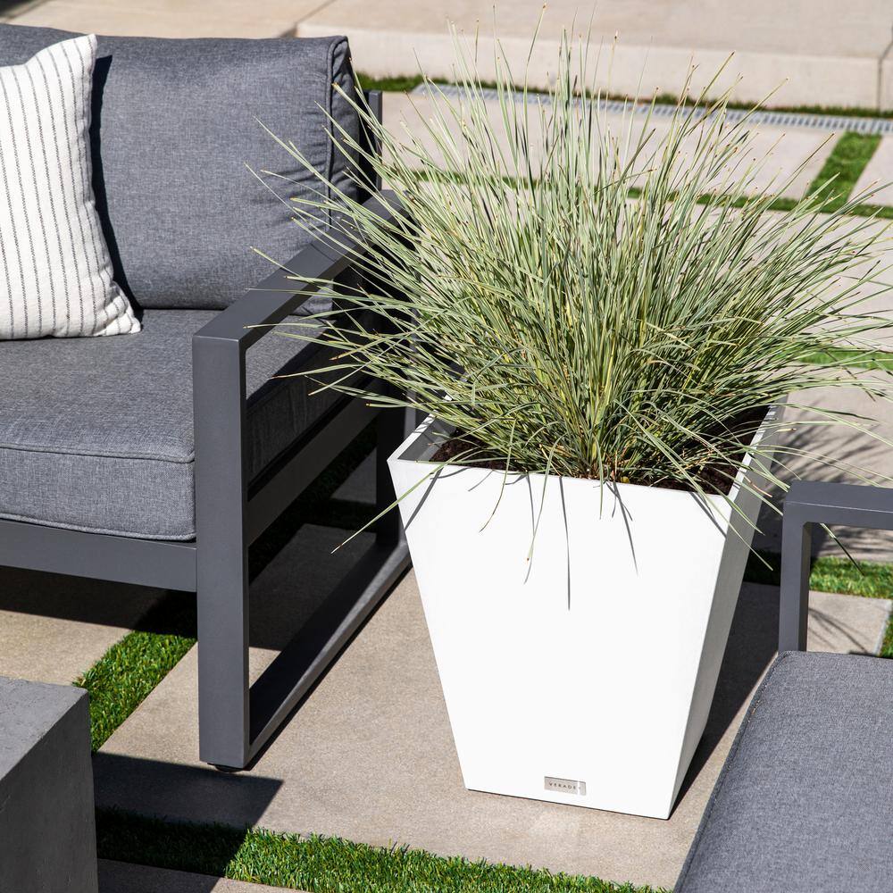 White Recycled Plastic Indoor/Outdoor Planter Set - 22 inch, 2 Pack