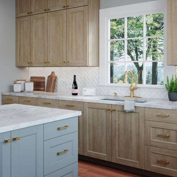 White shaker style and brushed brass handles