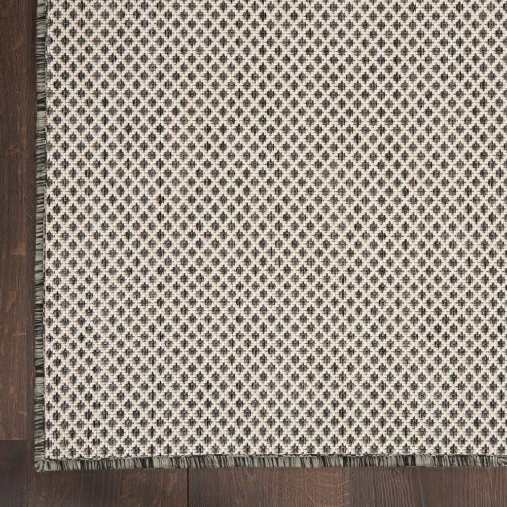 Ivory Charcoal Geometric Synthetic 26'' Easy Care Outdoor Rug