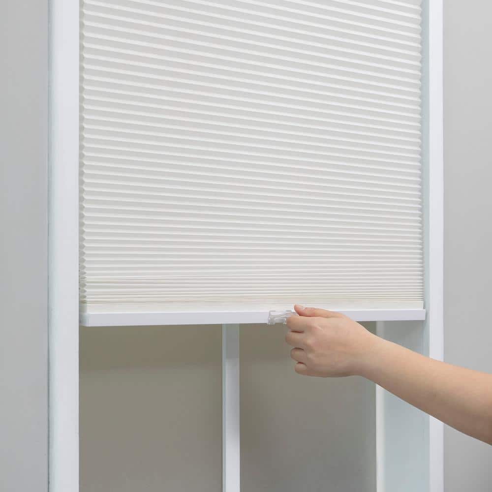 White Cordless Light Filtering Cellular Fabric Shade 29" x 48"