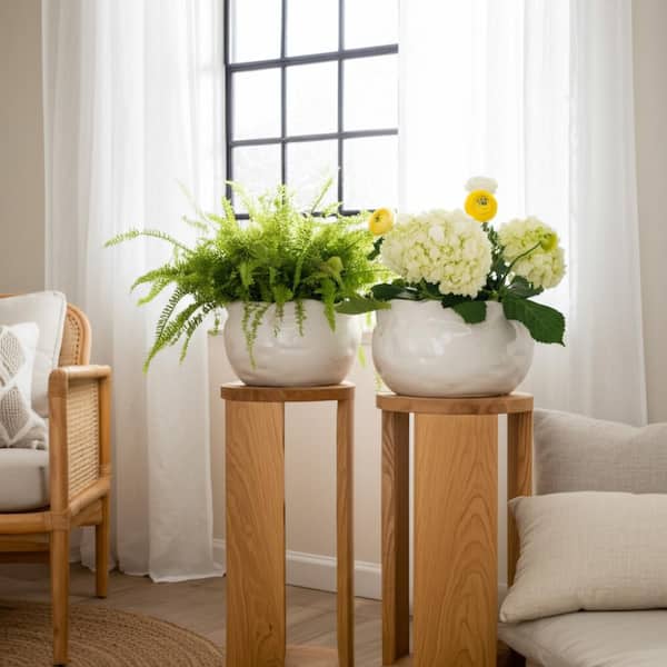 Liv & Skye 9 in. and 12 in. White Ceramic Round Wavy Edge