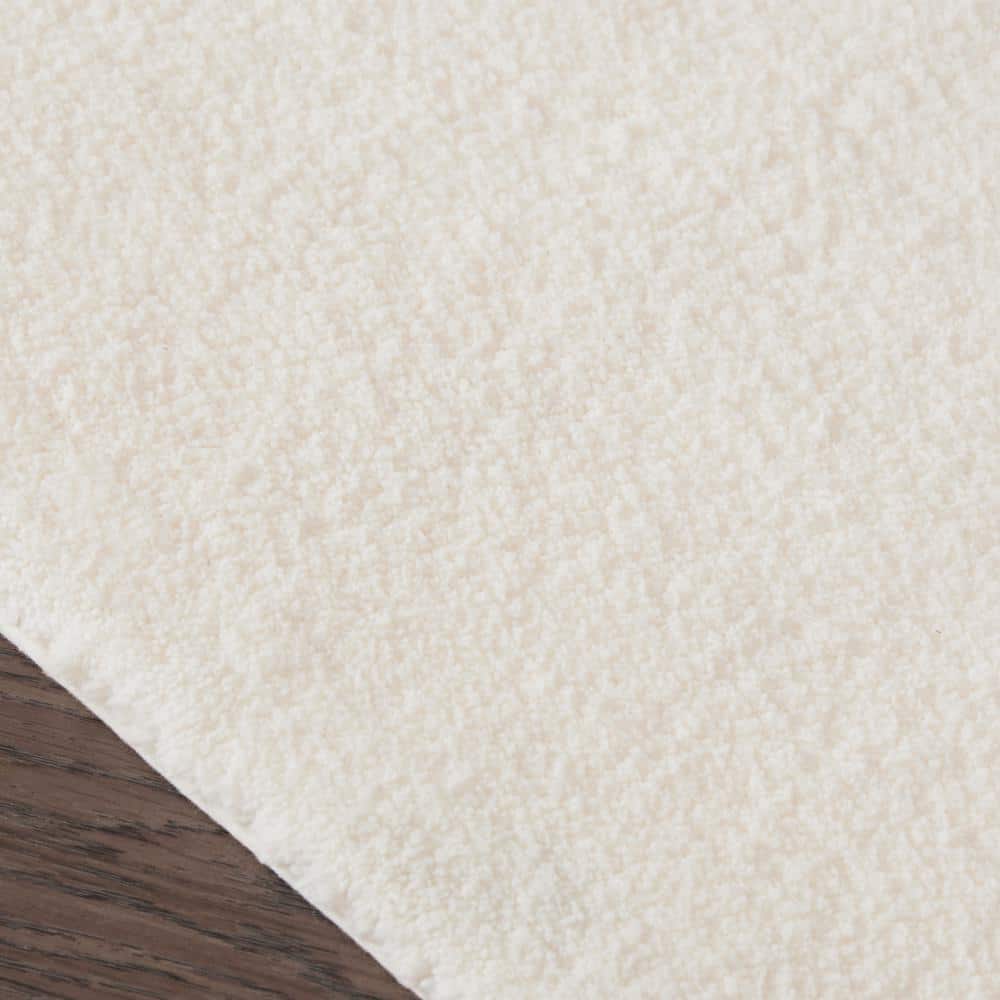 Off-White Tufted Microfiber Quick-Dry Bath Rug
