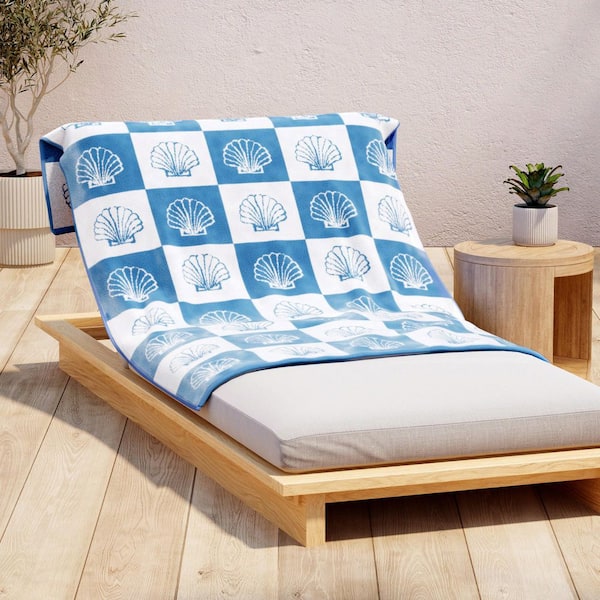 FRESHFOLDS Blue / White Checkered Seashell 100% Cotton Retro Oversized, 36 in. x 68 in. Beach and Pool Towels