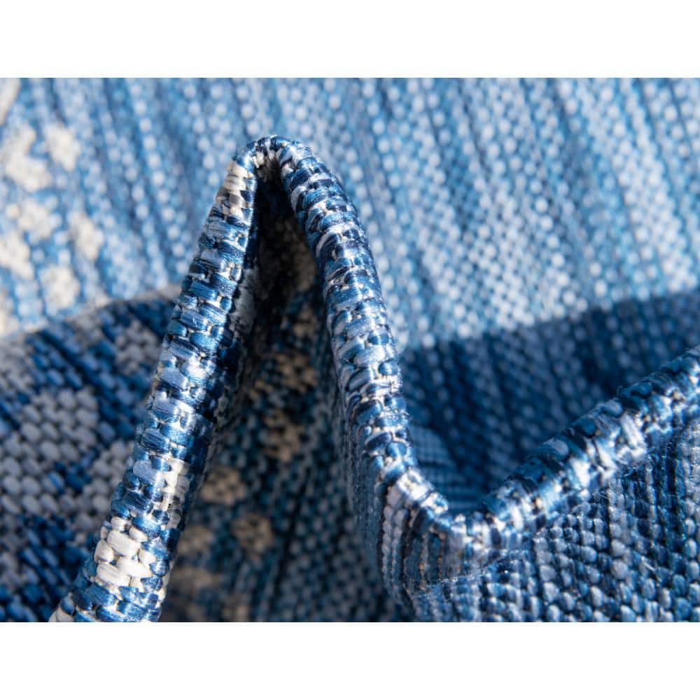 Elegant Blue and Gray 4'x6' Synthetic Outdoor Rug