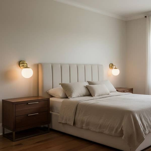 LARK Julep 1-Light Lacquered Brass Sconce