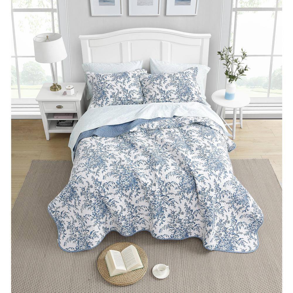 King Size Blue and White Cotton Reversible Quilt Set