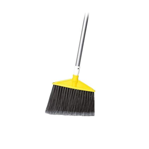 https://images.thdstatic.com/productImages/fbd89c20-a27e-4387-aa7c-b4c36faa0e1b/svn/rubbermaid-commercial-products-angle-brooms-rcp637500gy-64_600.jpg