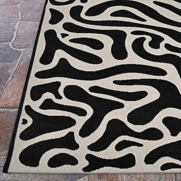 Castille Graffiti 10 x 14 Black-White Animal Print Outdoor Area Rug