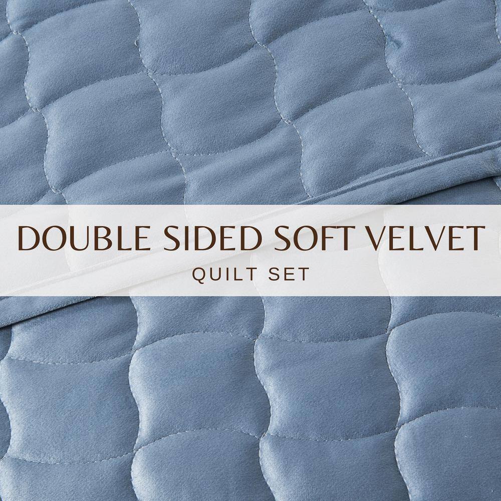 Twin Blue Velvet Polyester Box-Stitched Quilt Set