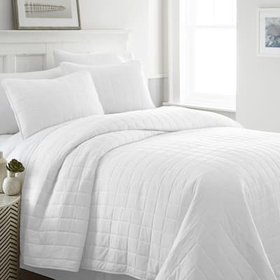 Becky Cameron Square White Queen, Queen Bed Coverlet Set