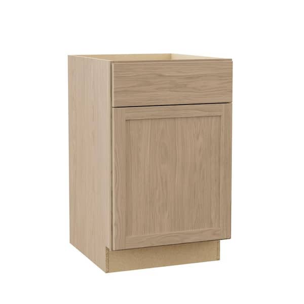 Hampton Bay Sinclair 21 in. W x 24 in. D x 34.5 in. H Assembled Base Cabinet in Shaker Light Oak