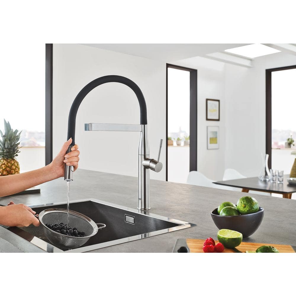Modern Chrome Kitchen Faucet with 360° Swivel and Pull-Down Spray