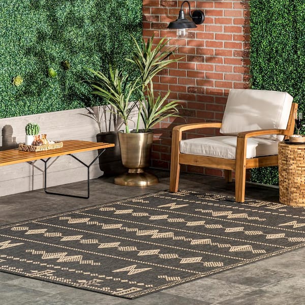 Alexandra Aztec Charcoal 2 ft. x 8 ft. Indoor/Outdoor Runner Patio Rug
