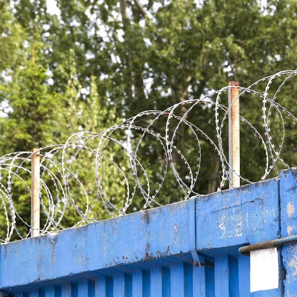 246 ft. Galvanized Steel Barbed Wire Fencing with Non-Rusting Wire Razor, Useful Protection for Garden (5-Rolls)