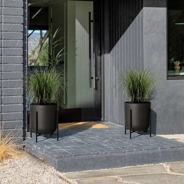 Kona Medium Black Plastic Round Planter with Black Stand and Drainage Holes (15 in. L x 15 in. W x 18.5 in. H) (2-Pack)