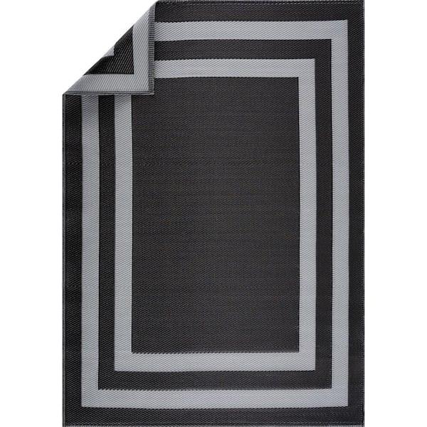 4'x6' Mitre Stripe Outdoor Rug Black - Threshold™