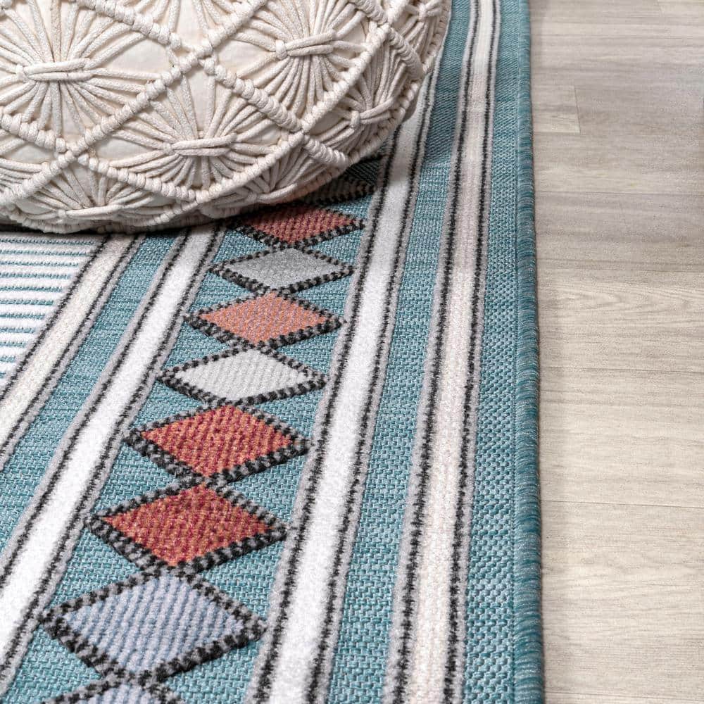 Blue/Ivory Geometric Diamond Border 5.6' Easy-Care Area Rug