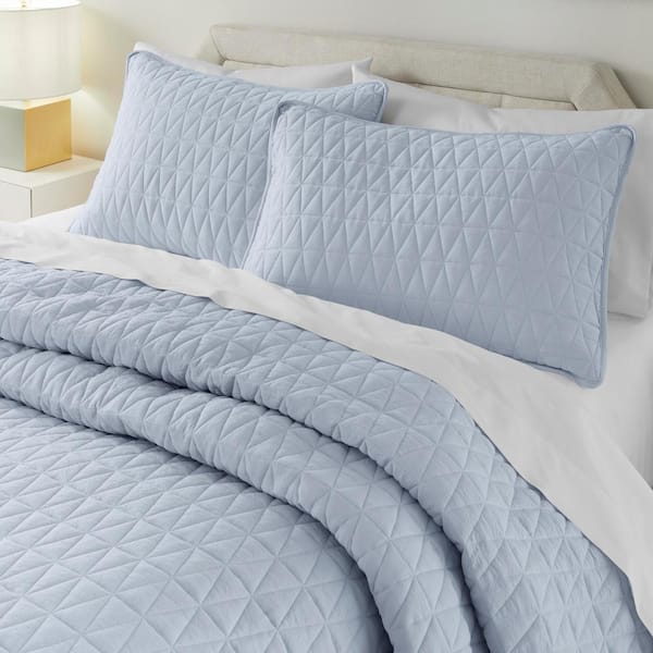 2.325 Yard Piece of Pre Quilted Fabric, Diamond Stitching in Solid Sky  Blue, Blankets / Bags / Pillows, 44 Wide