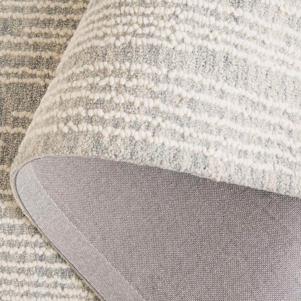 Handmade Light Grey and Ivory Wool Tufted Medium Rectangle Rug