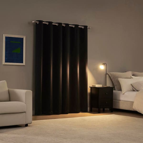 Sun Zero Sheridan Magnetic Closure Black Layered 40 in. W x 84 in
