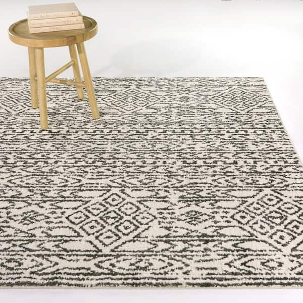 Veiser Beige/Black 5 ft. x 7 ft. Moroccan Diamond Area Rug