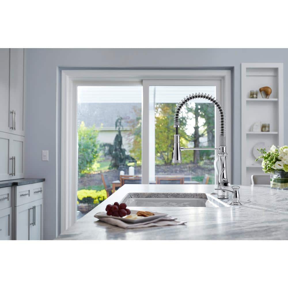Stainless Steel Semi-Professional Kitchen Faucet with Pull-out Spray