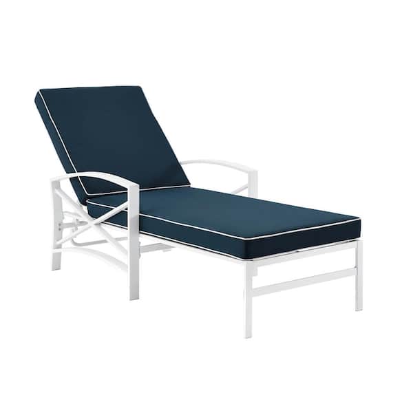 CROSLEY FURNITURE Kaplan White Metal Outdoor Chaise Lounge with Navy Cushion