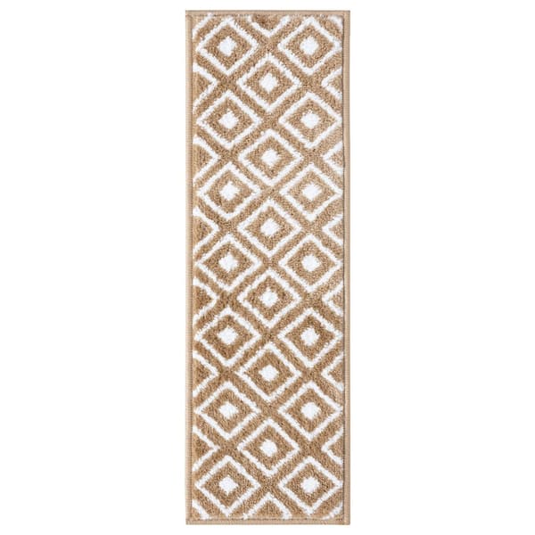 Beverly Rug Valencia Beige/Ivory 9 in. x 28 in. Non-Slip Stair Tread Cover (Set of 7)