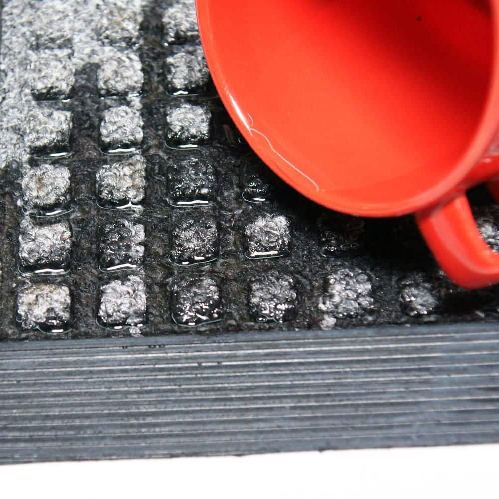 Tan Polypropylene and Rubber Outdoor Carpet Mat 16" x 24"