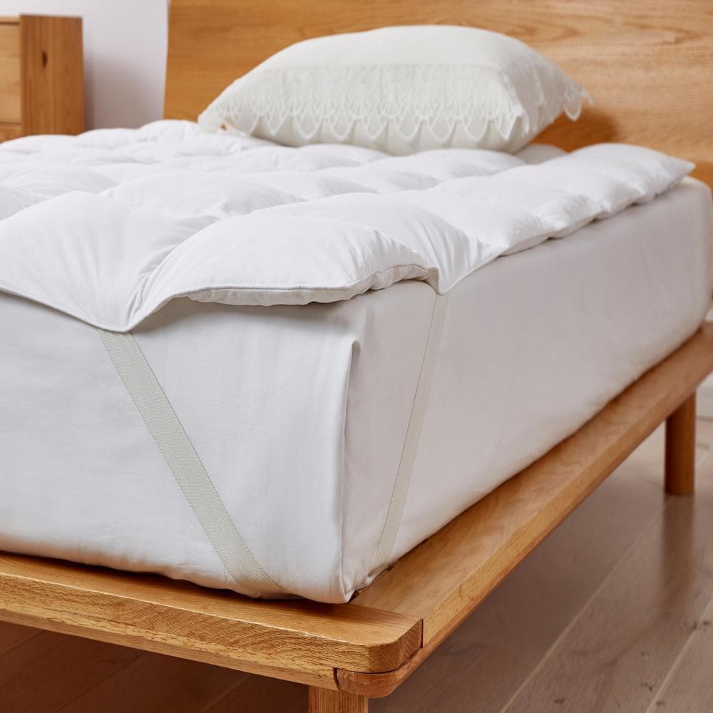 Serta Luxurious Queen White Goose Feather & Down Fiber Featherbed